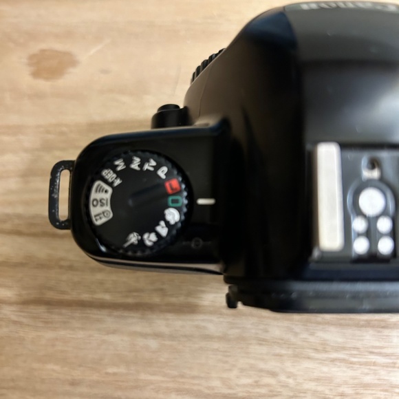 Canon 35mm SLR EOS Rebel X body, extra batteries and camera bag - Picture 6 of 8